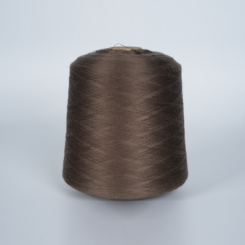 Filato di ramiè pettinato 48 Nm/2 80% cotone 20%.